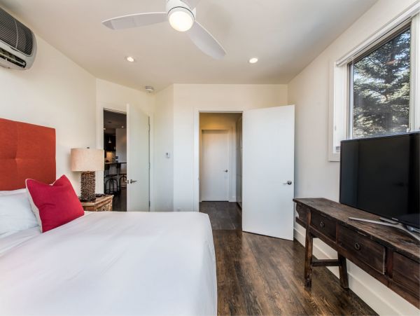 Elegant & Modern Three Bedroom Vacation Rental