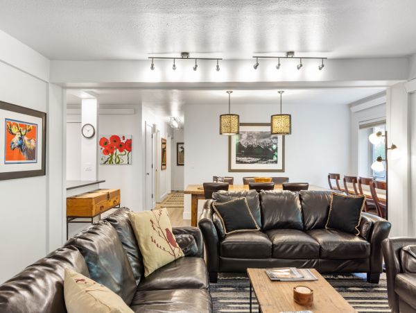 Teton Village MAGNIFICENT Three Bedroom Vacation Rental Great Amenities