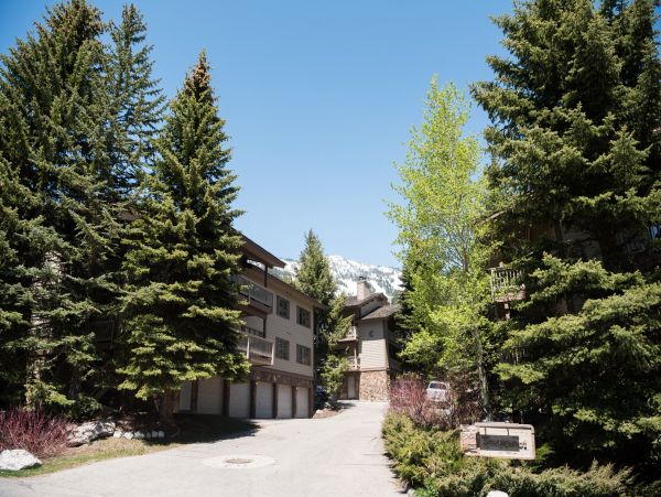 Teton Village MAGNIFICENT Three Bedroom Vacation Rental Great Amenities