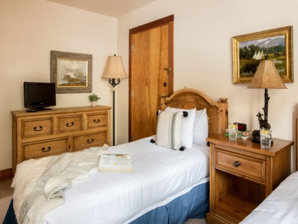 Teton Village Vacation Condo Sleeps 6 Guests