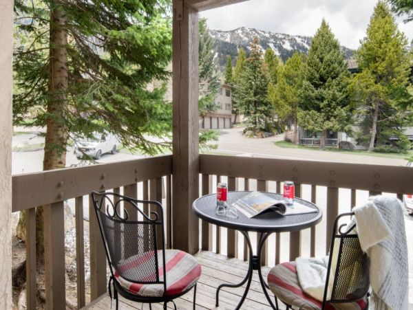 Teton Village Vacation Condo Sleeps 6 Guests