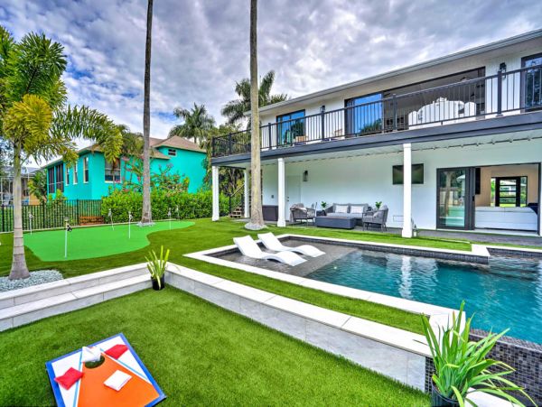 Bonita Springs Waterfront Home Great Yard & Private Pool