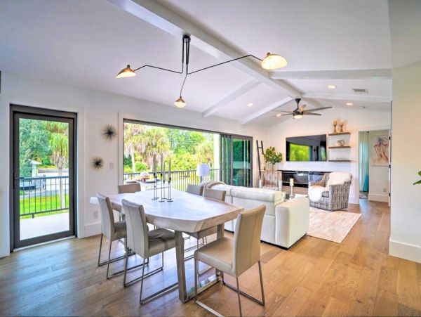 Bonita Springs Waterfront Home Great Yard & Private Pool