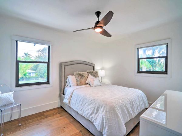 Bonita Springs Waterfront Home Great Yard & Private Pool
