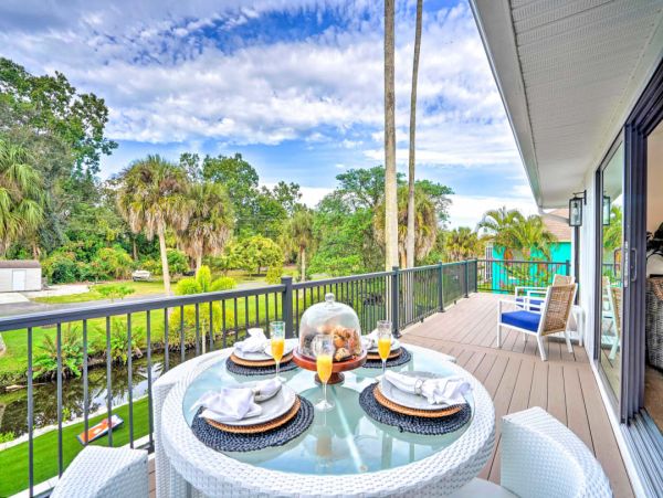 Bonita Springs Waterfront Home Great Yard & Private Pool
