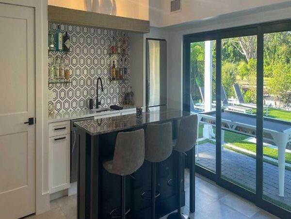 Bonita Springs Waterfront Home Great Yard & Private Pool