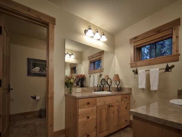 Stunning Vacation Home in Jackson Hole Sleeps 14 Guests