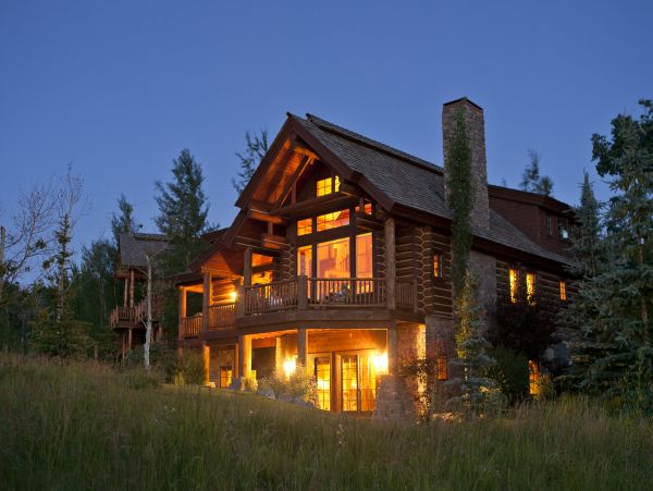 Stunning Vacation Home in Jackson Hole Sleeps 14 Guests