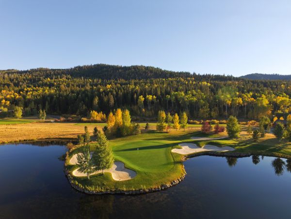 Stunning Vacation Home in Jackson Hole Sleeps 14 Guests