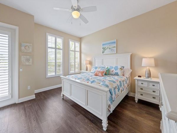 Three Bedroom Vacation Home in Anna Maria Walk To Beach