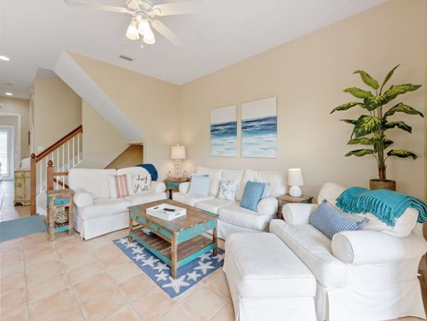Three Bedroom Vacation Home in Anna Maria Walk To Beach