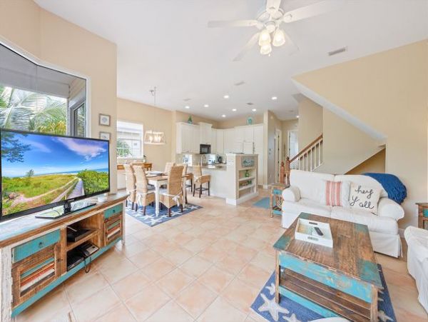 Three Bedroom Vacation Home in Anna Maria Walk To Beach
