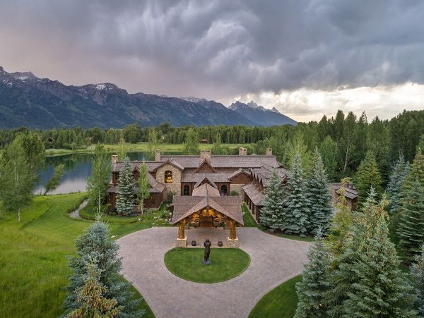 Jackson Hole Vacation Home Six Bedrooms Mountain Views