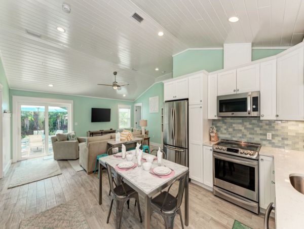 Gorgeous Vacation Home in Anna Maria Six Guests