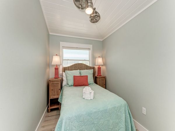 Gorgeous Vacation Home in Anna Maria Six Guests