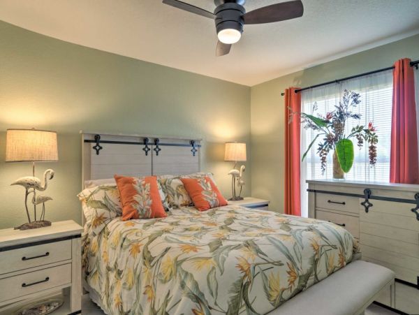 Cape Coral Three Bedroom Canal Front Vacation Home