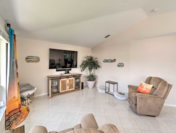 Cape Coral Three Bedroom Canal Front Vacation Home