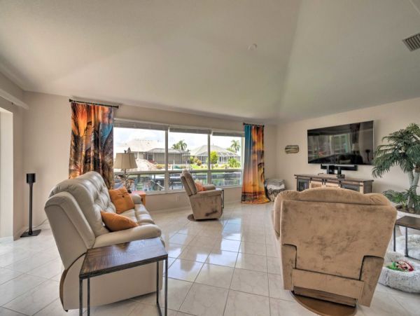 Cape Coral Three Bedroom Canal Front Vacation Home