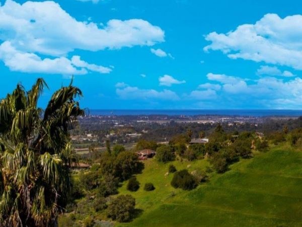 Magnificent Estate with Spectacular Mountain & Ocean Views