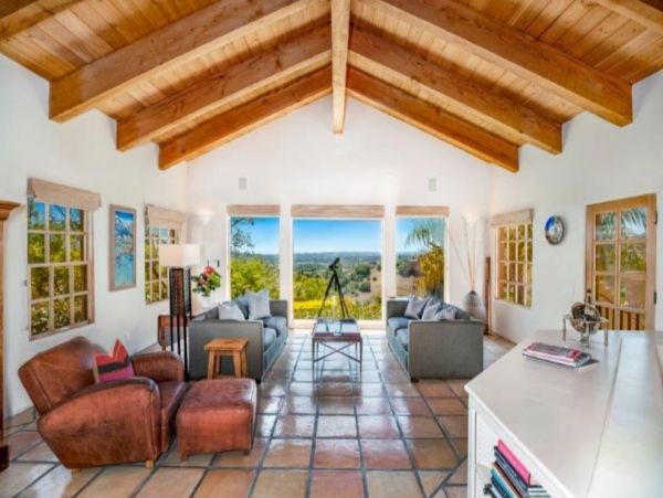 Magnificent Estate with Spectacular Mountain & Ocean Views