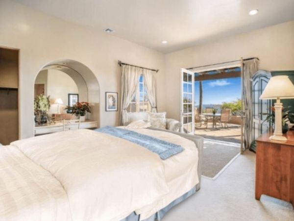 Magnificent Estate with Spectacular Mountain & Ocean Views