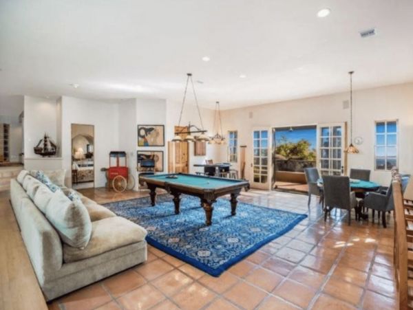 Magnificent Estate with Spectacular Mountain & Ocean Views
