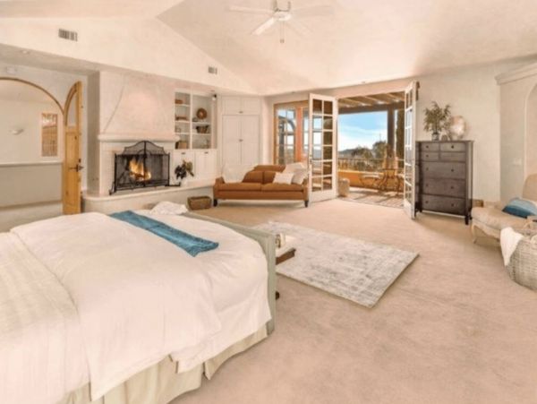 Magnificent Estate with Spectacular Mountain & Ocean Views