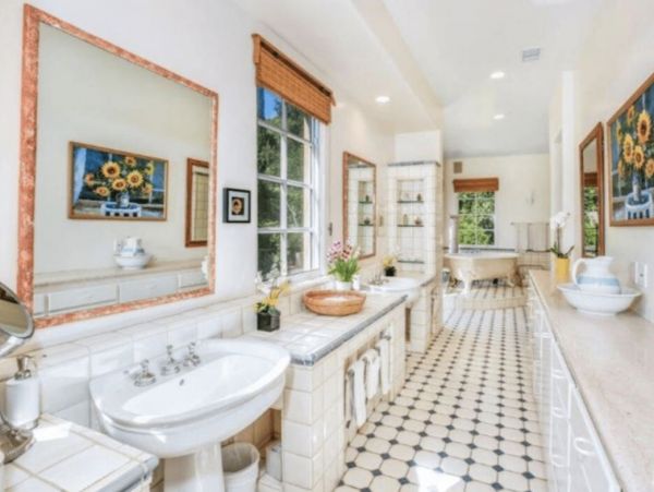 Magnificent Estate with Spectacular Mountain & Ocean Views