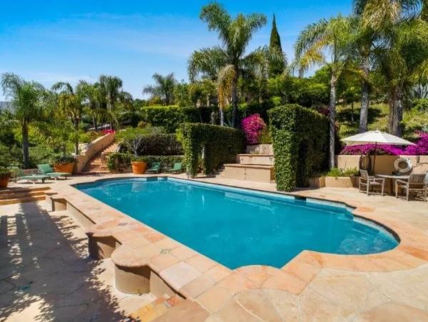 Magnificent Estate with Spectacular Mountain & Ocean Views