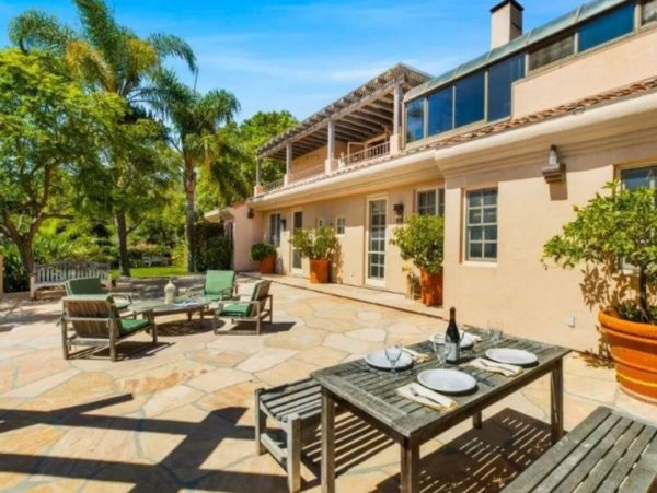 Magnificent Estate with Spectacular Mountain & Ocean Views