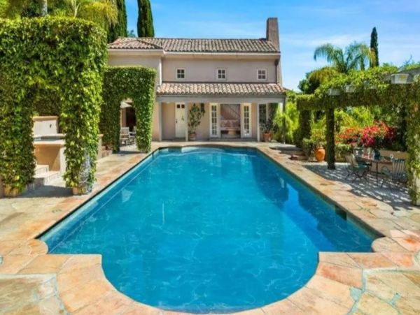 Magnificent Estate with Spectacular Mountain & Ocean Views