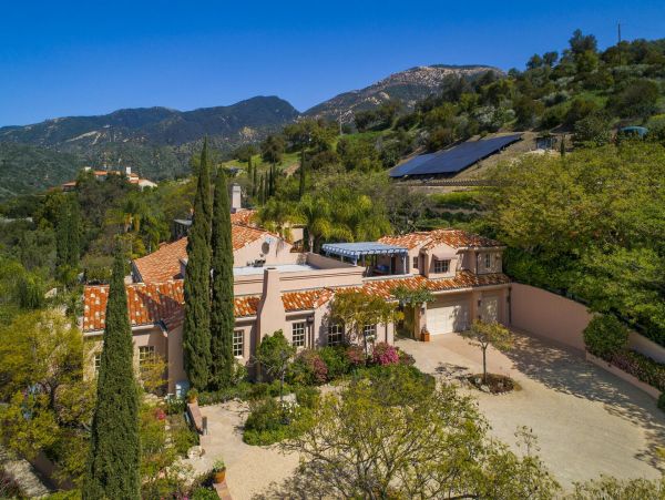 Magnificent Estate with Spectacular Mountain & Ocean Views