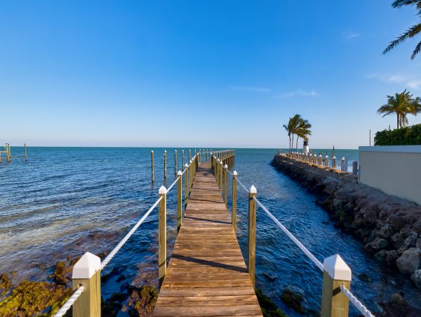 Islamorada Two Bedroom Beachfront Rental Condo Sleeps Six