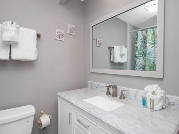 Islamorada Two Bedroom Beachfront Rental Condo Sleeps Six
