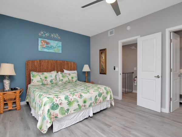 Islamorada Two Bedroom Beachfront Rental Condo Sleeps Six