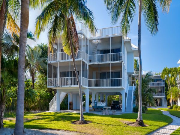 Islamorada Two Bedroom Beachfront Rental Condo Sleeps Six