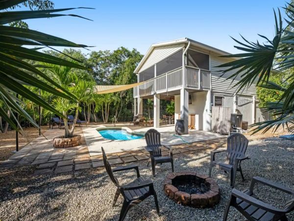Marathon Three Bedroom Pool Home Sleeps 8 Guests