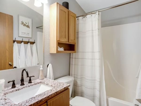 Marathon Three Bedroom Pool Home Sleeps 8 Guests