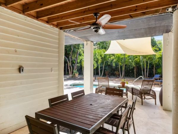 Marathon Three Bedroom Pool Home Sleeps 8 Guests