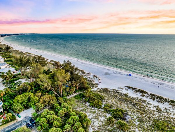One Block to the Beach Vacation Home on Anna Maria Island