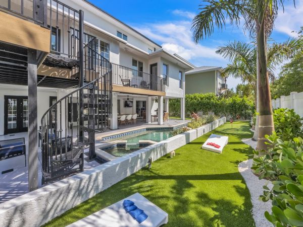 One Block to the Beach Vacation Home on Anna Maria Island