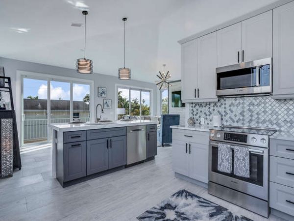 Amazing Duo Two Side by Side Luxury Homes to Sleeps 20 Guest