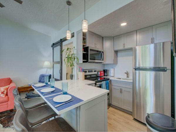 Lido Key One Bedroom Vacation Condo Walk To Lido Beach