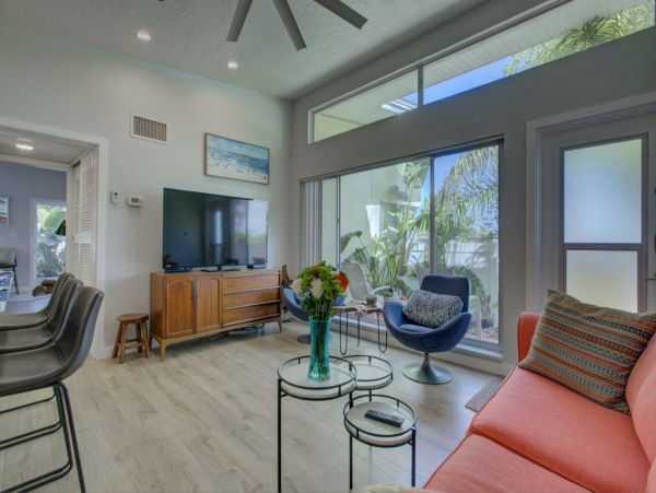 Lido Key One Bedroom Vacation Condo Walk To Lido Beach