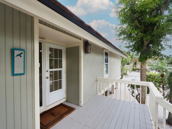 Beautiful Captiva Vacation Home with Beach Access Sleeps 8