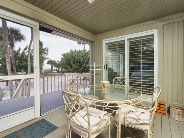Beautiful Captiva Vacation Home with Beach Access Sleeps 8