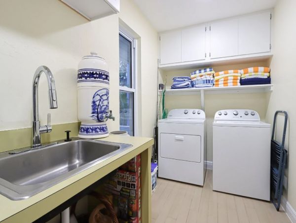Beautiful Captiva Vacation Home with Beach Access Sleeps 8