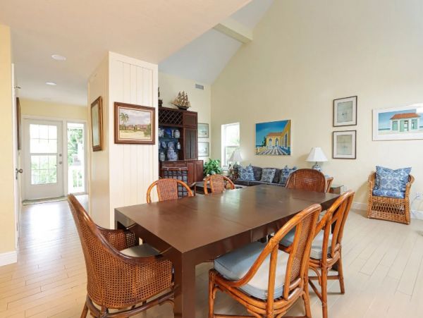 Beautiful Captiva Vacation Home with Beach Access Sleeps 8