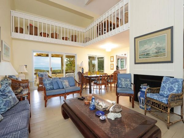 Beautiful Captiva Vacation Home with Beach Access Sleeps 8