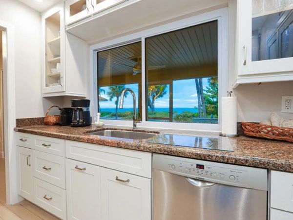 Beautiful Captiva Vacation Home with Beach Access Sleeps 8
